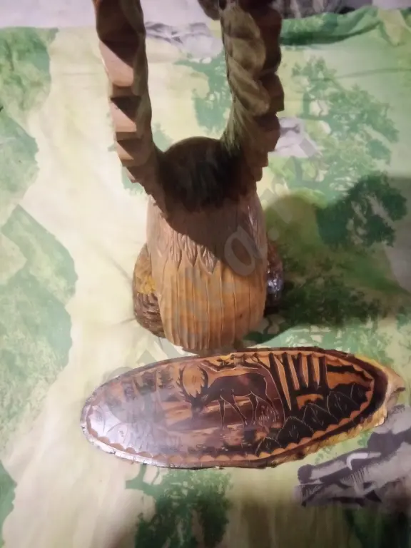 Птичка олень дерево